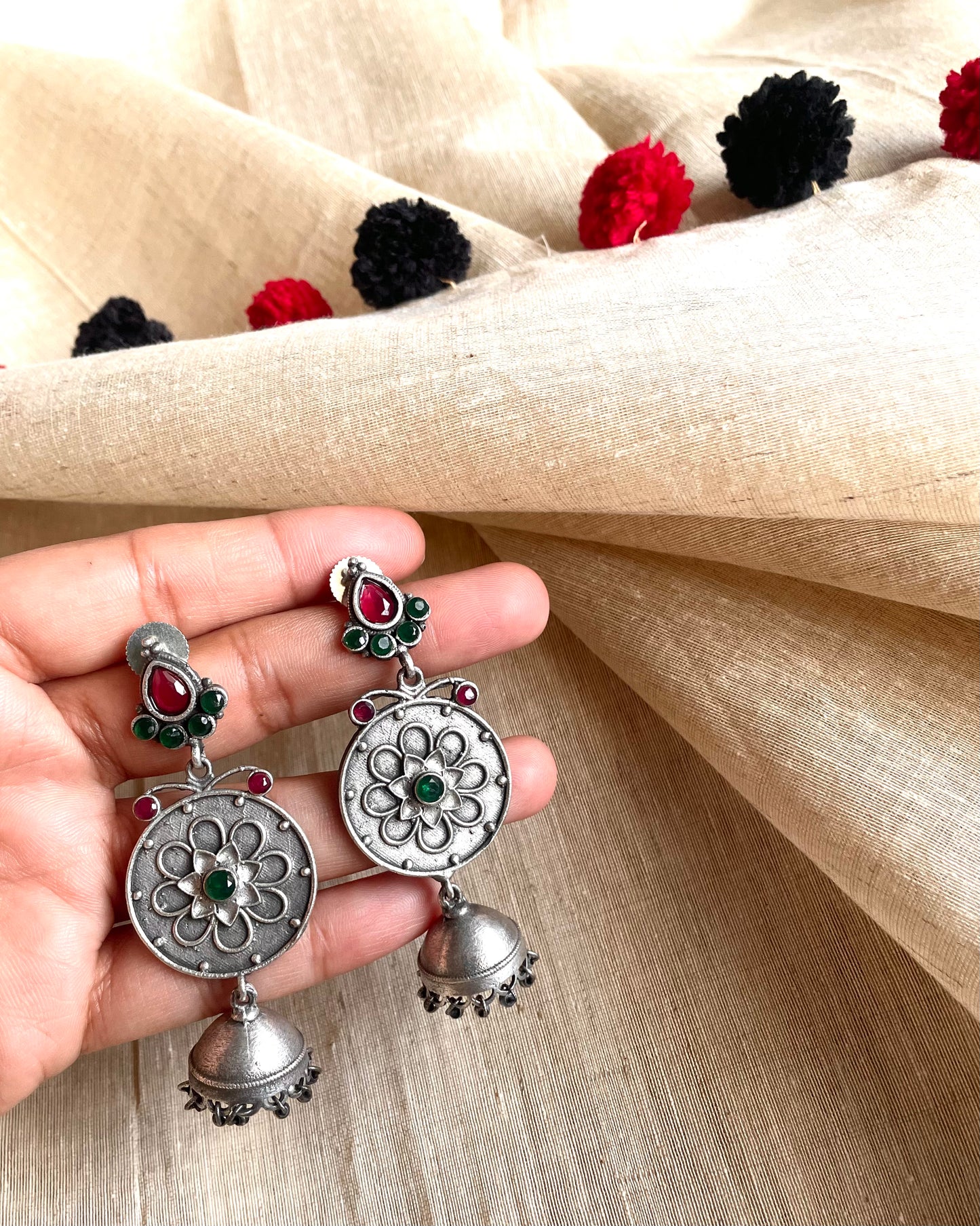 Arinakshi Stud Earrings