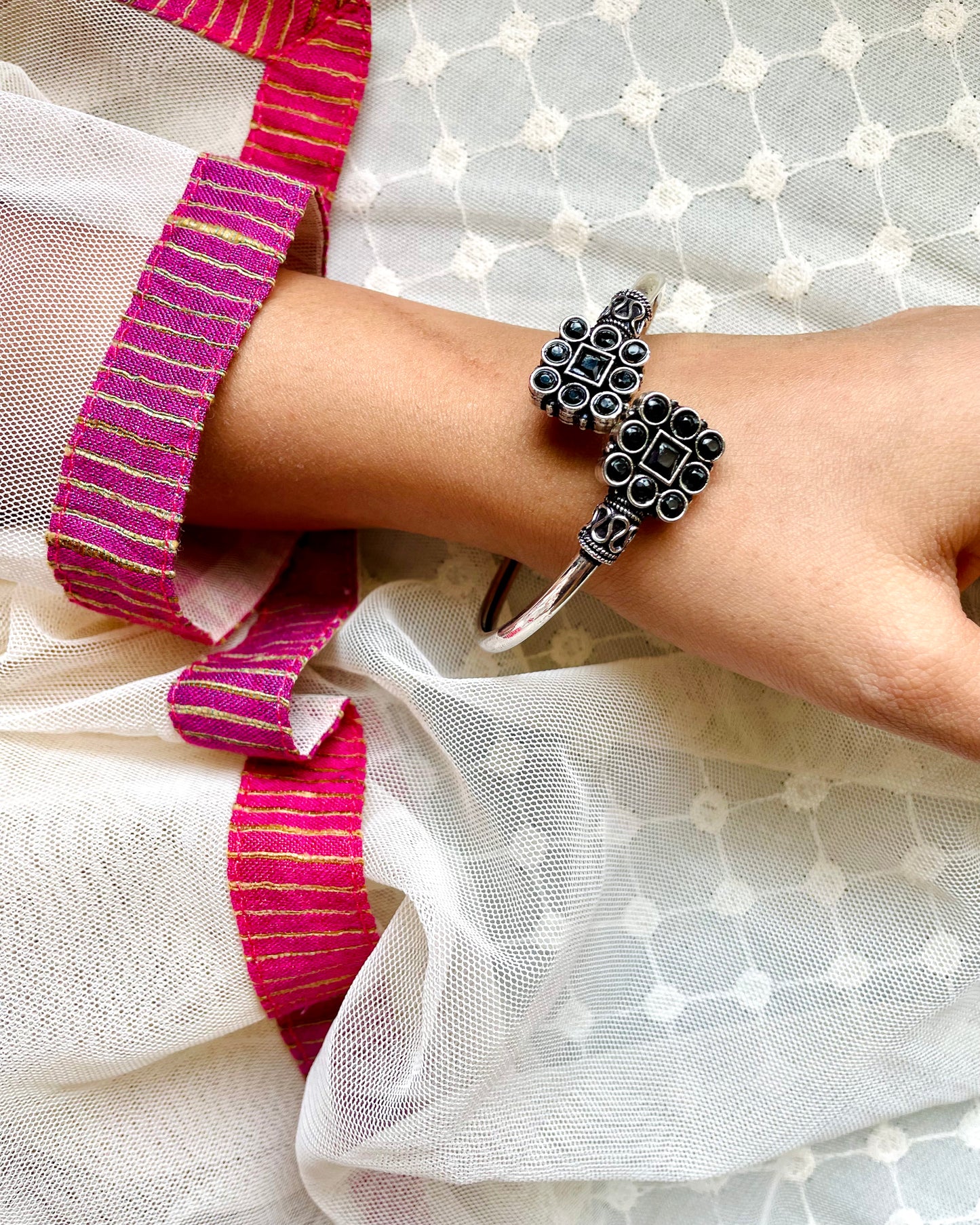 Mandārā | Oxidised Artisanal Kada | Free Size