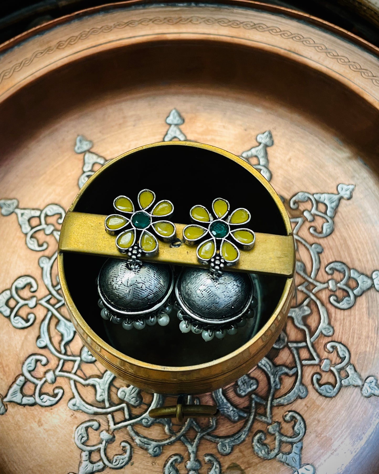 Haridrā Multicolour Stone Jhumkas