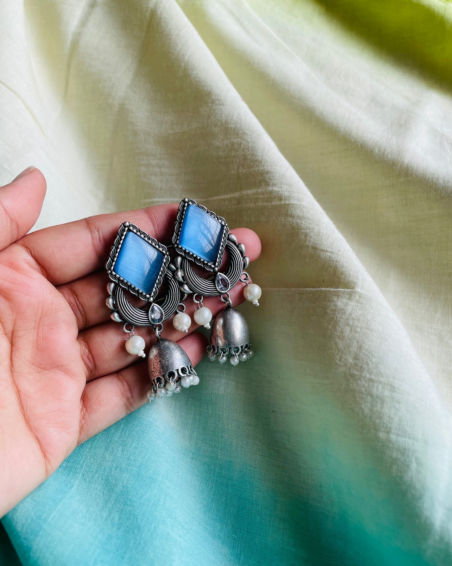 Niyantri Stud Earrings