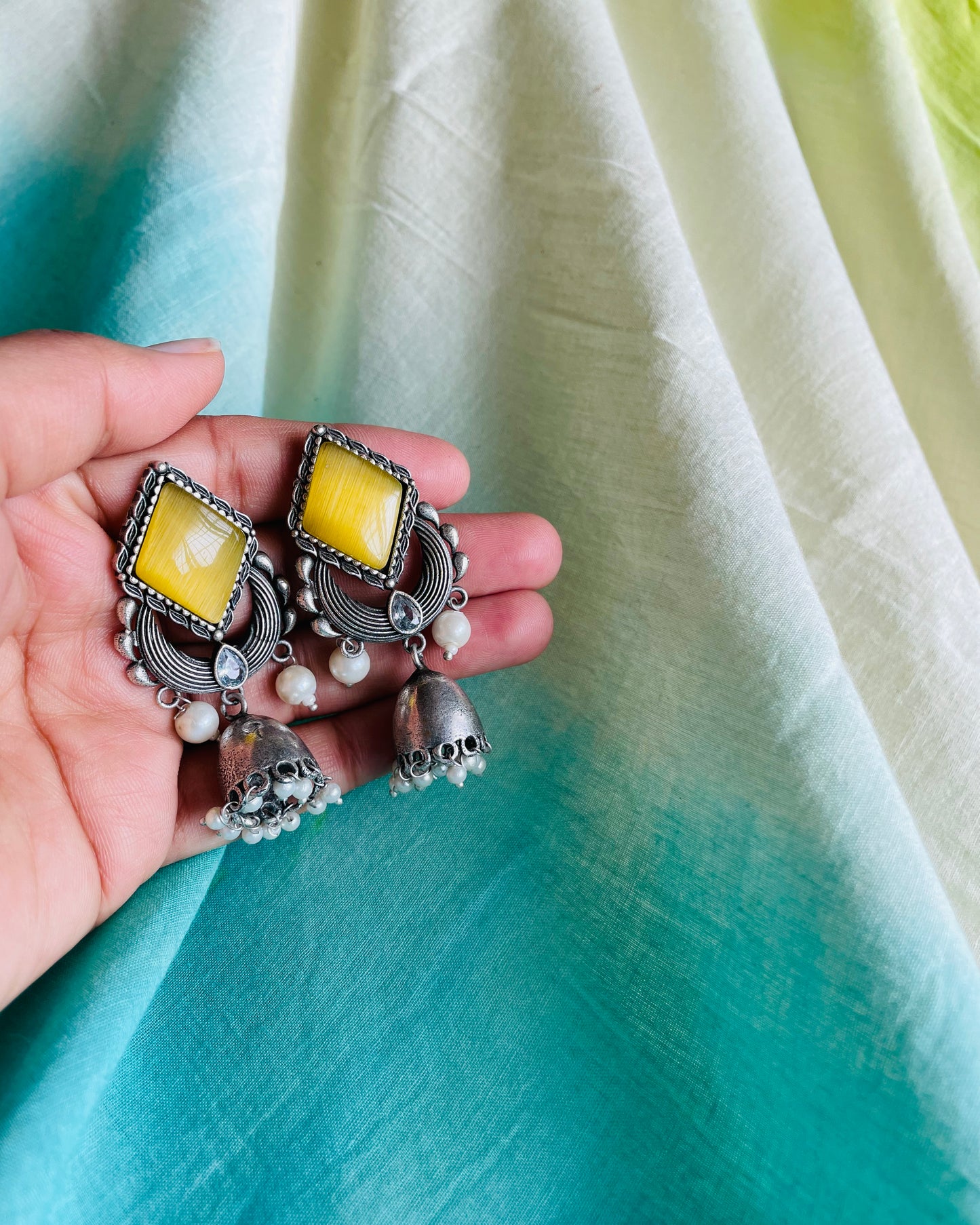 Niyantri Stud Earrings