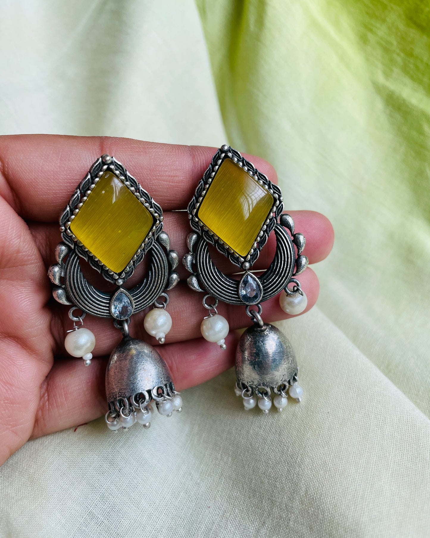Niyantri Stud Earrings
