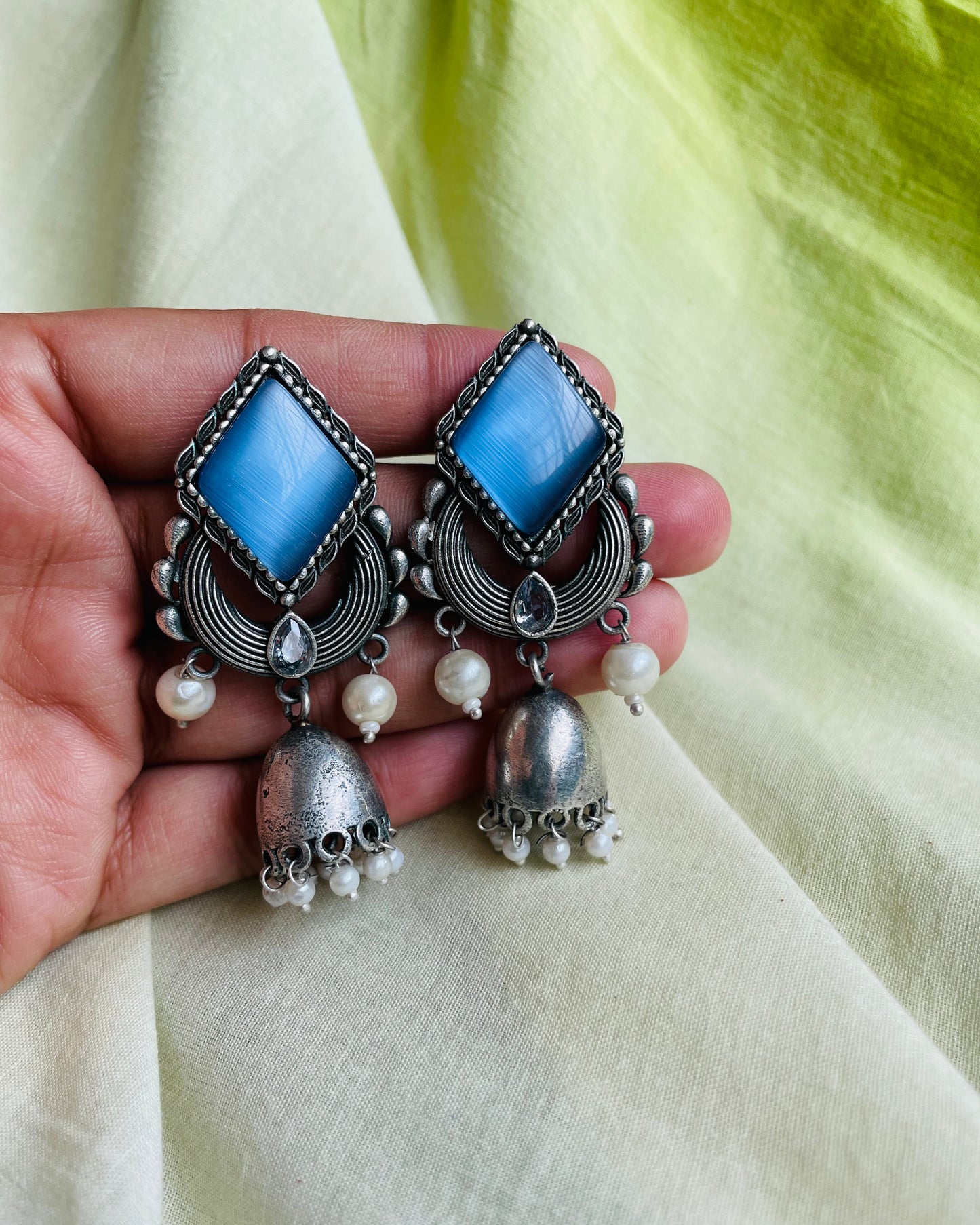 Niyantri Stud Earrings