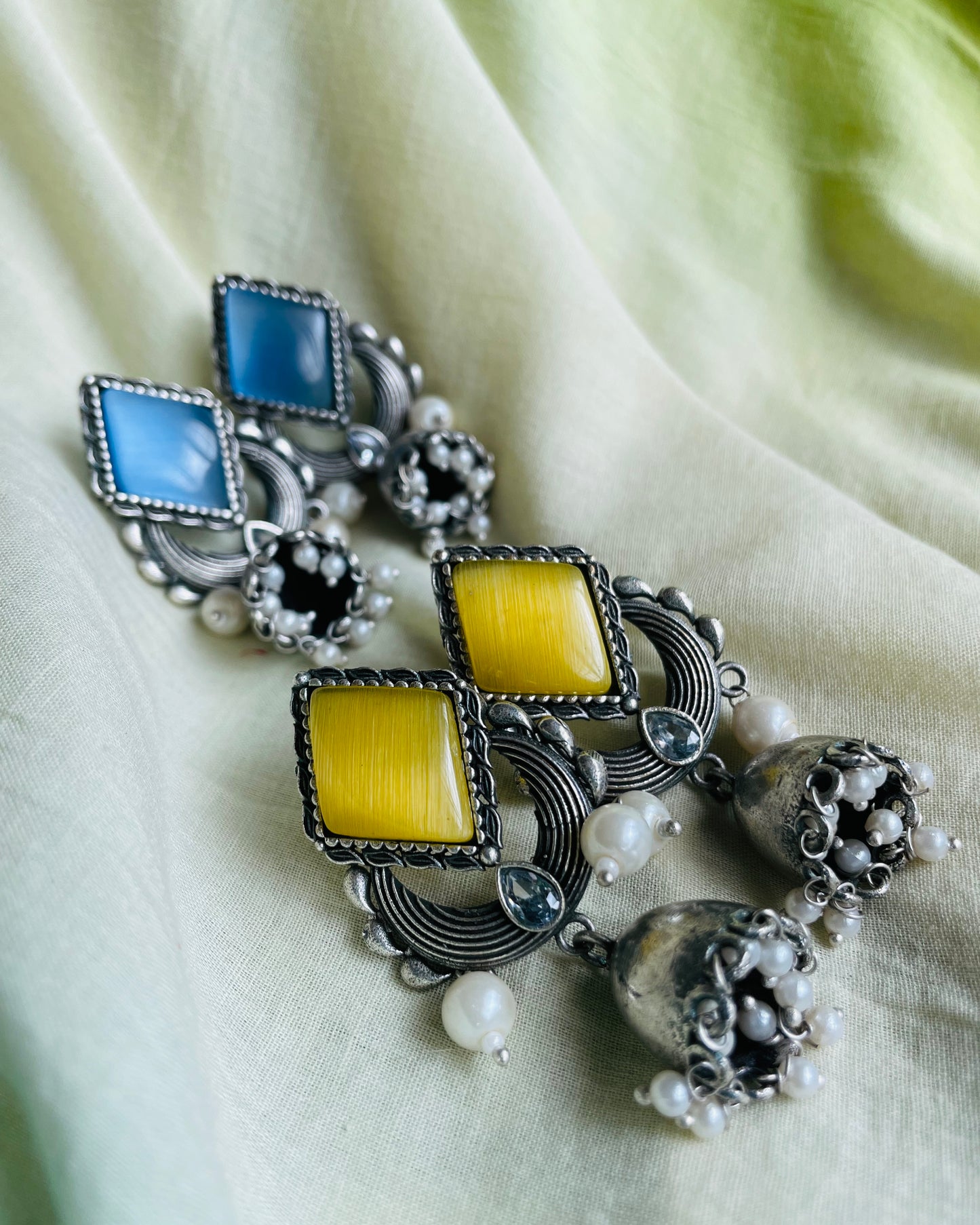 Niyantri Stud Earrings