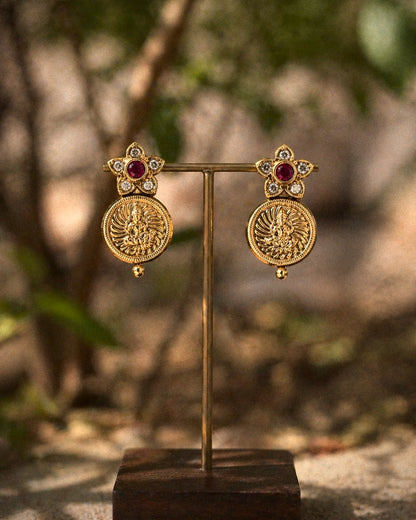 Coins of Heritage | Antique Kaashu Maala with Rich Stonework