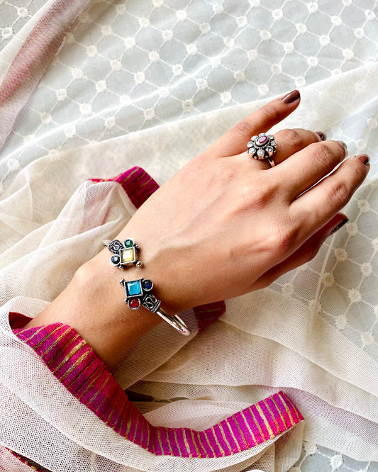 Chārutā | Oxidised Artisanal Kada | Free Size