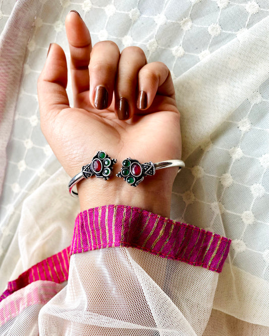Prakr̥ti | Oxidised Artisanal Kada | Free Size