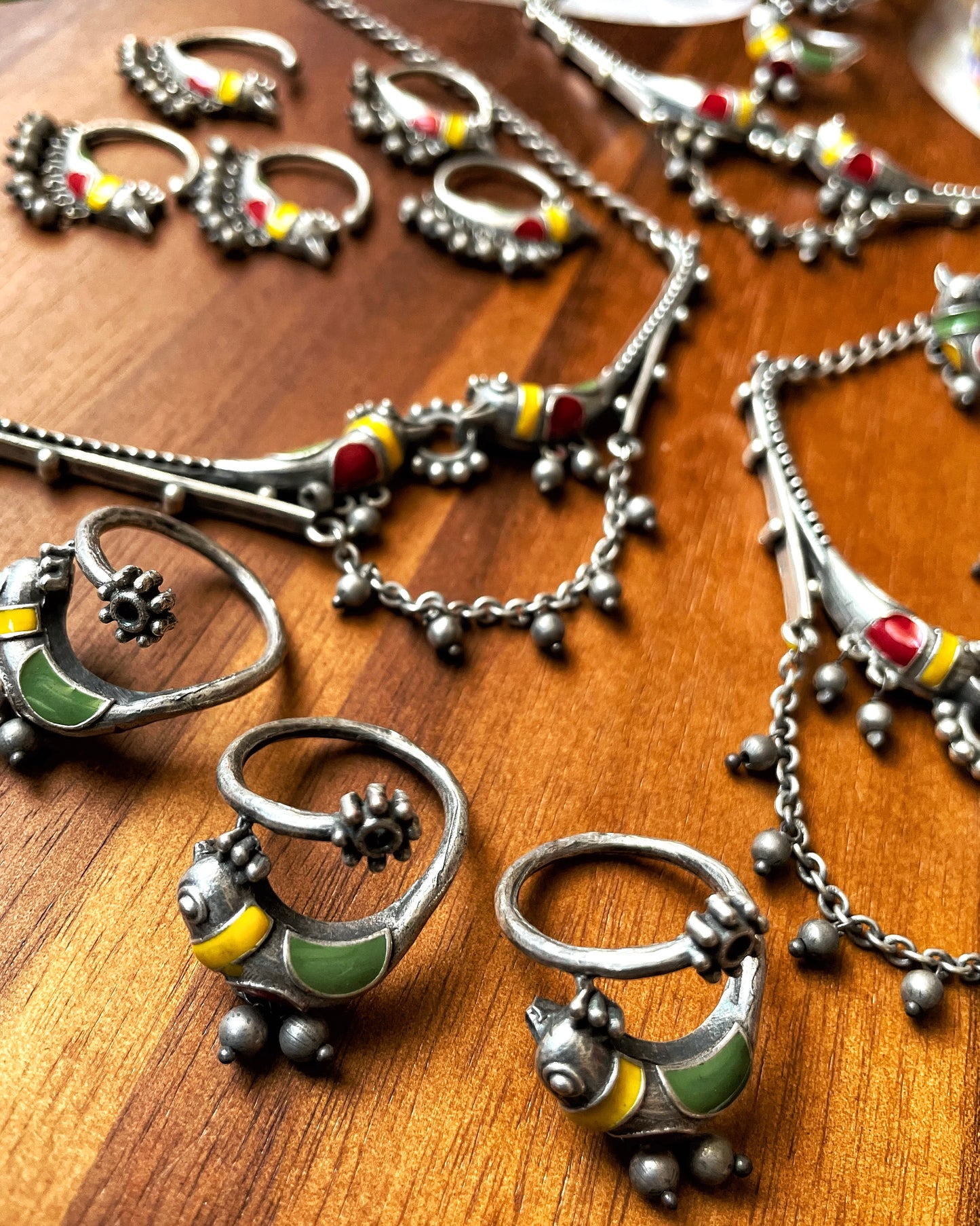 पक्षी बाग़ | Silver-Plated Meenakari Statement Ring