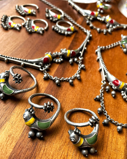 पक्षी बाग़ | Silver-Plated Meenakari Statement Ring