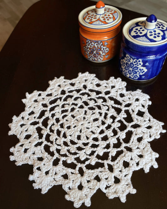 Pure White Esha Crochet Placement Mat