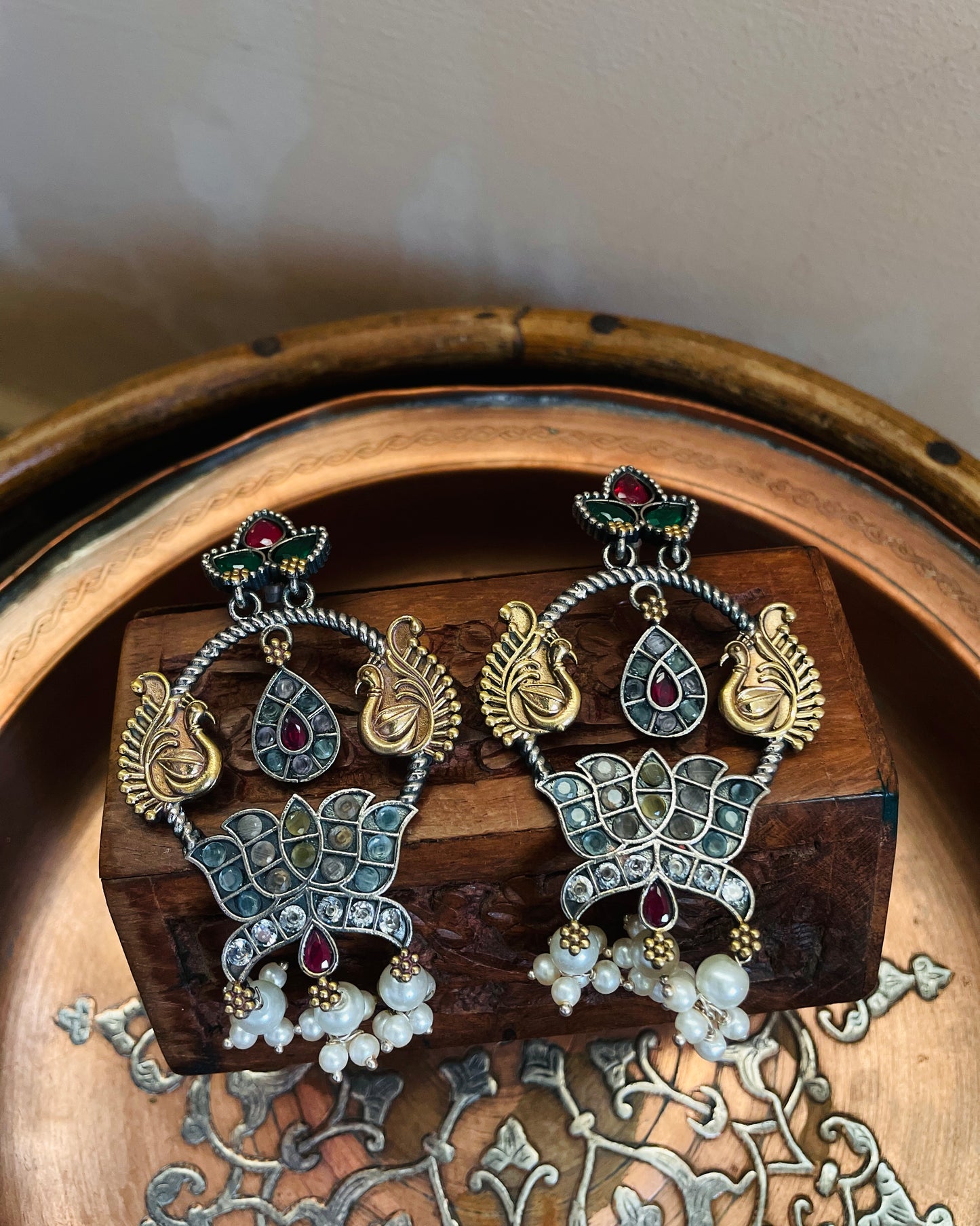 Maithraeyee | Silver Plated | Dual Tone Kemp Statement Earrings
