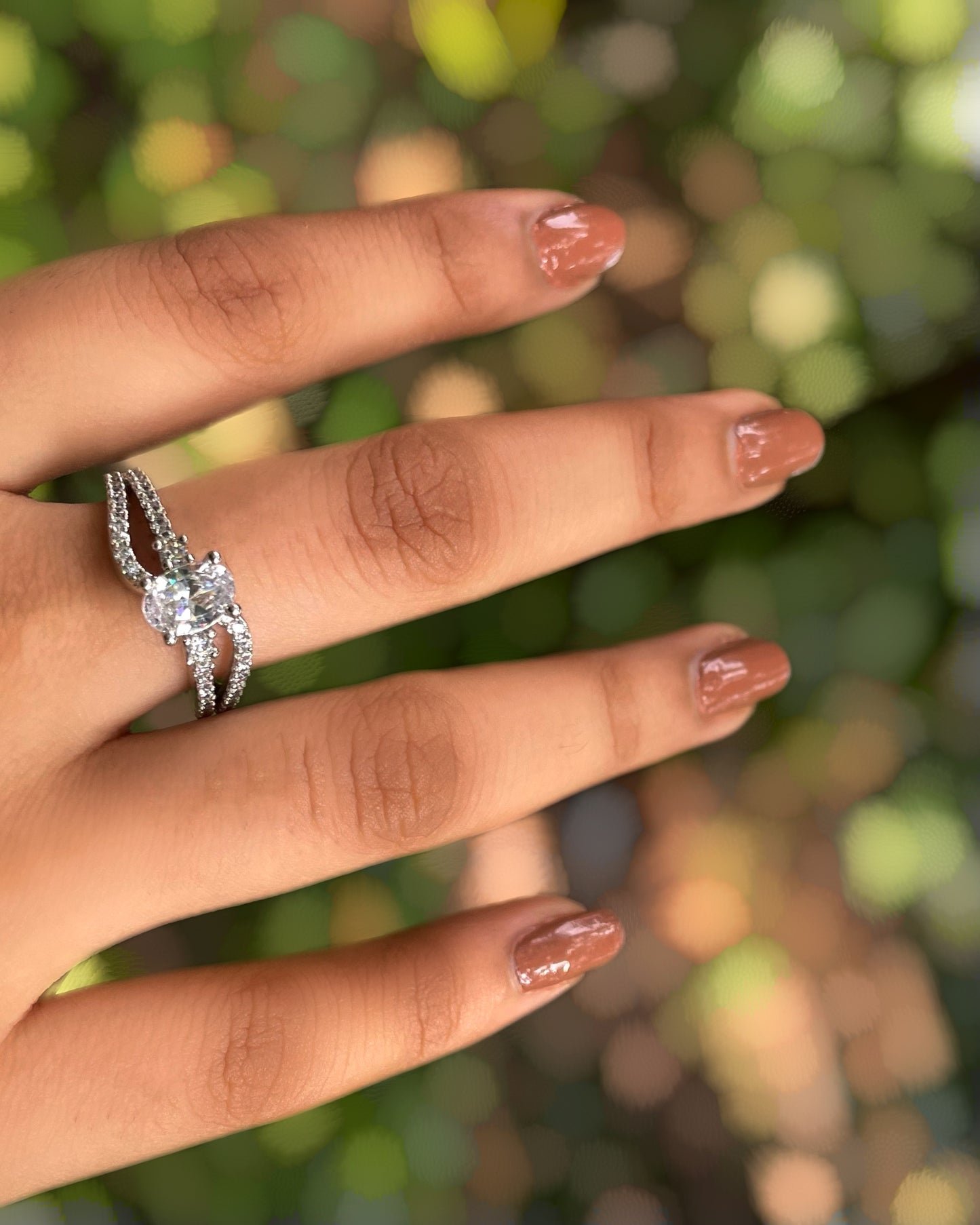 Frostelle | A Contemporary Two-strand curved American Diamond Ring in Rhodium Plating