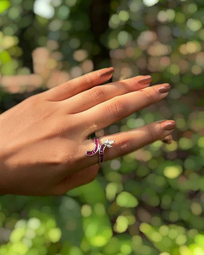 Vinelume | A Curved Grapevine with Petite American Diamond Leaflets in Rhodium Plating