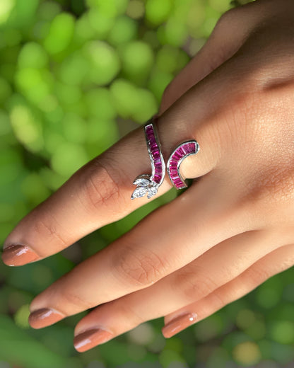 Vinelume | A Curved Grapevine with Petite American Diamond Leaflets in Rhodium Plating