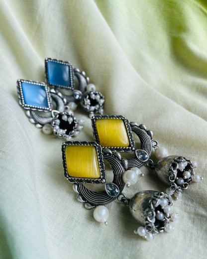 Niyantri Stud Earrings