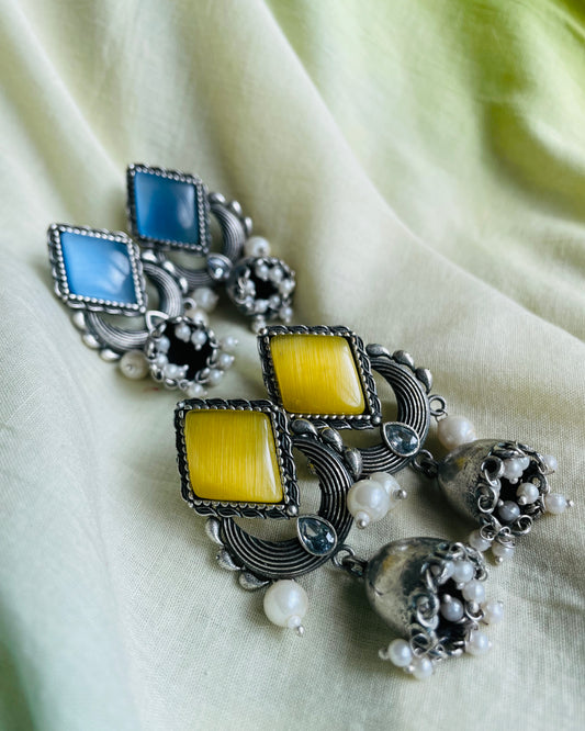 Niyantri Stud Earrings