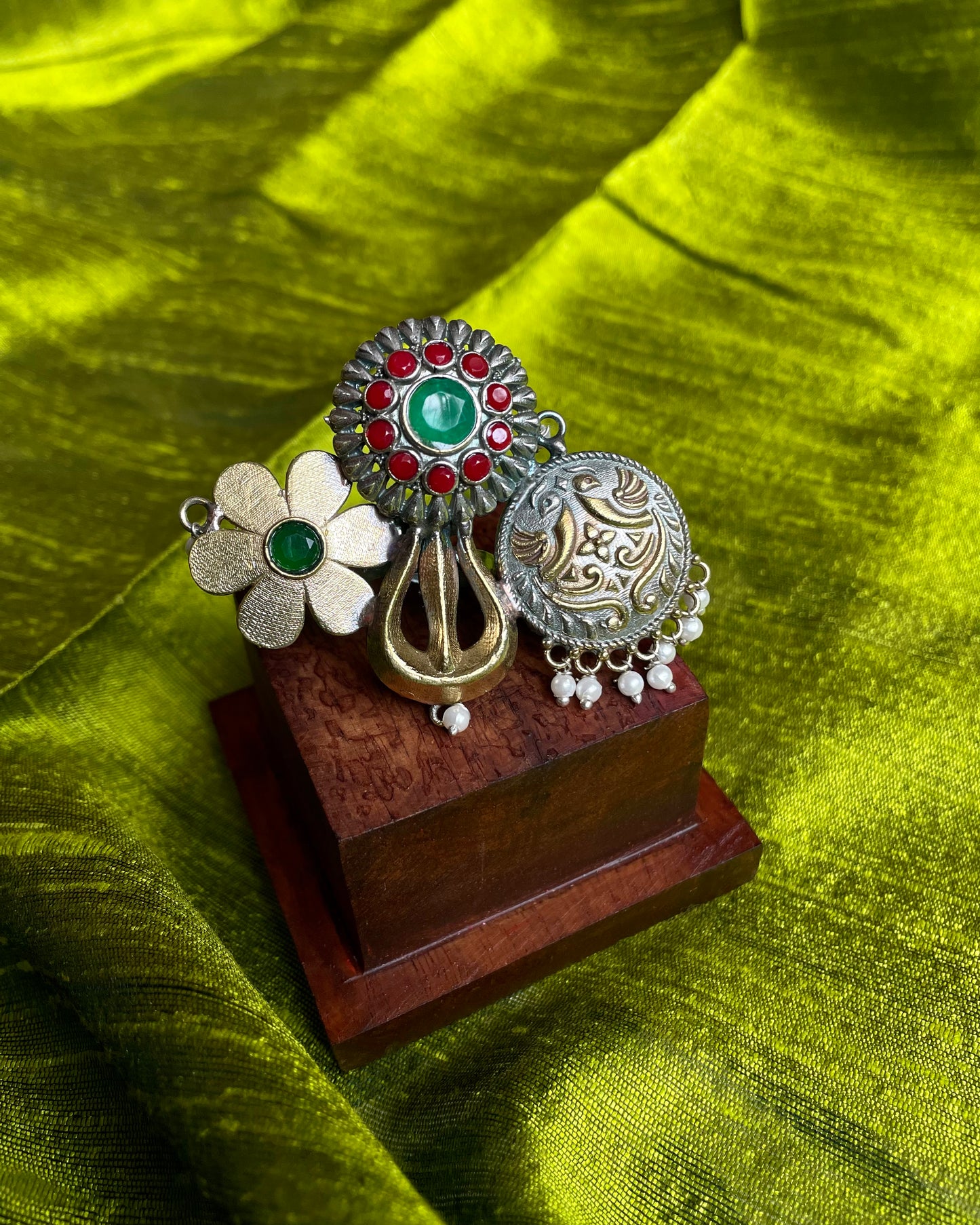 त्रिशूल (Triśūla) - Contemporary Dual Tone Fusion Ring