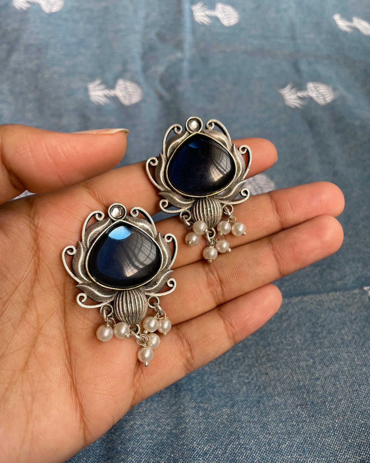Tāramaya Stud Earrings